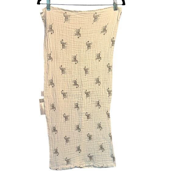 Amazing Baby Newborn Swaddle Muslin Zebra Print Nursery Premium Cotton - Picture 2 of 9